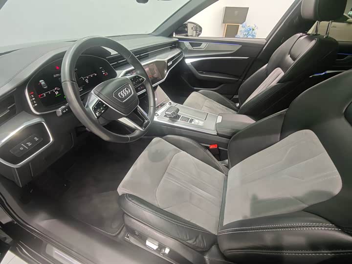 Фото 4 - Audi A6L