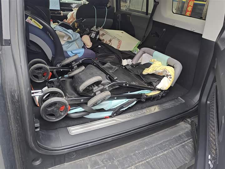 Фото 4 - Chery iCar 03