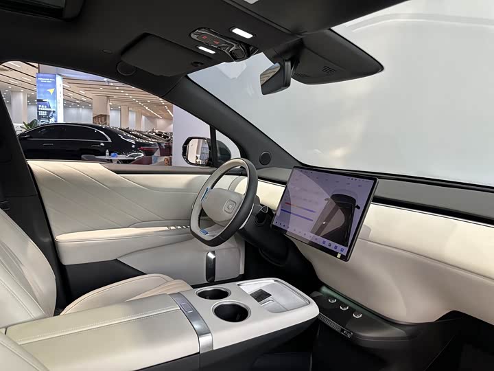 Photo 8 - Changan Qiyuan (Nevo) E07