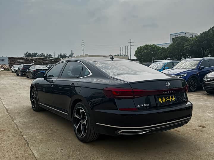 Фото 7 - Volkswagen Passat