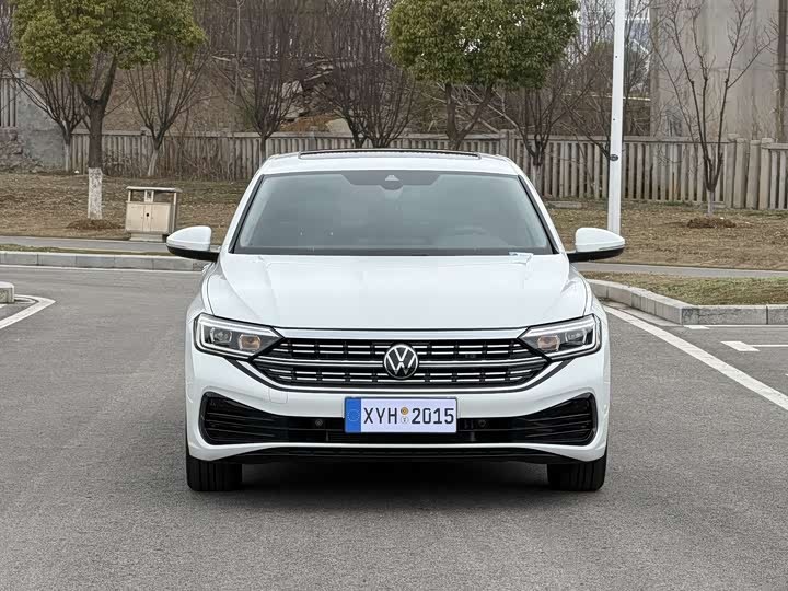 Фото 2 - Volkswagen Sagitar L