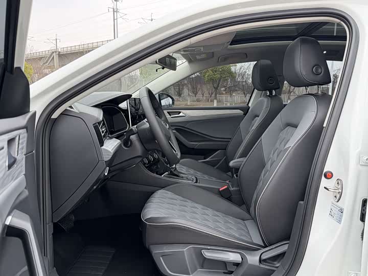 Фото 4 - Volkswagen Sagitar L