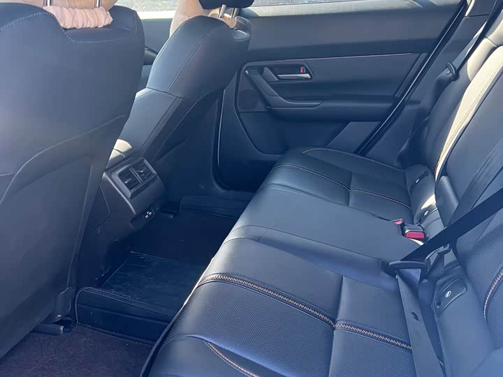 Photo 9 - Mazda CX-50