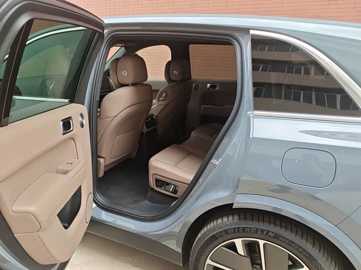 Фото 8 - LiXiang L7