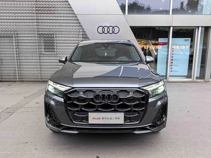 Photo 2 - Audi SQ7