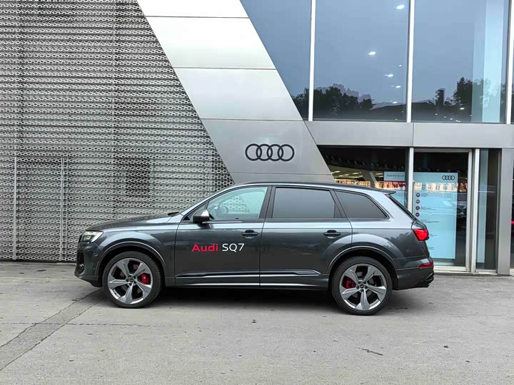 Photo 7 - Audi SQ7