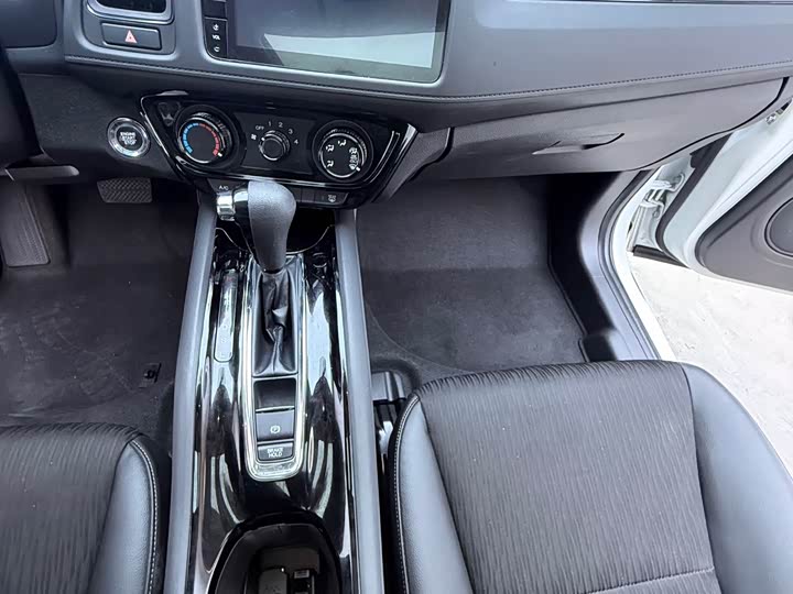 Фото 6 - Honda Vezel