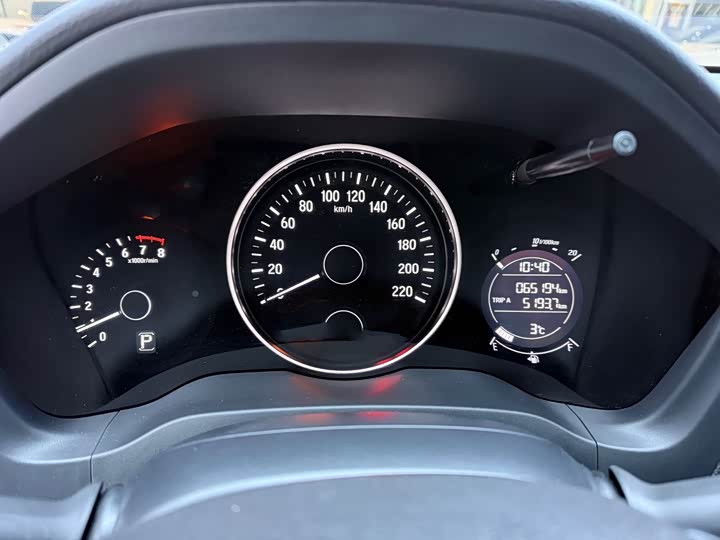 Фото 7 - Honda Vezel