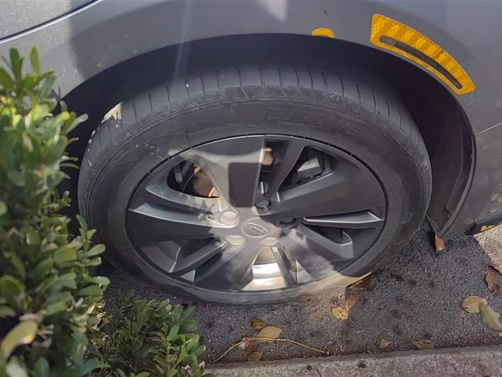 Фото 6 - Geely Geometry A