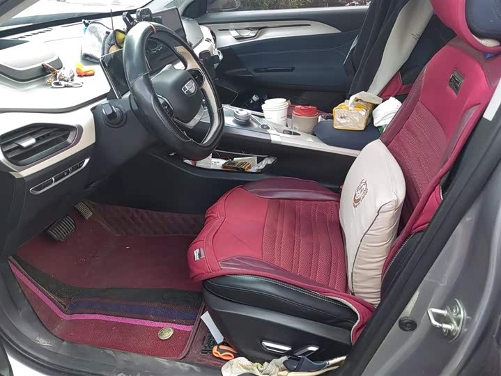 Фото 9 - Geely Geometry A