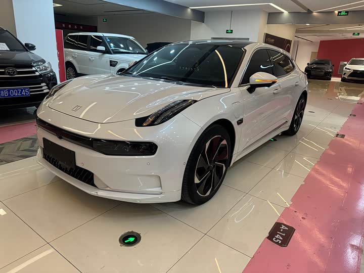 Фото 1 - Zeekr 001