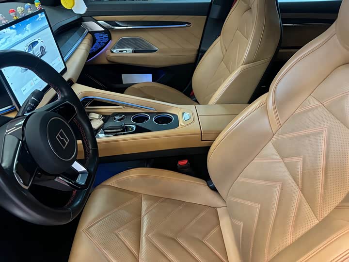 Фото 4 - Zeekr 001