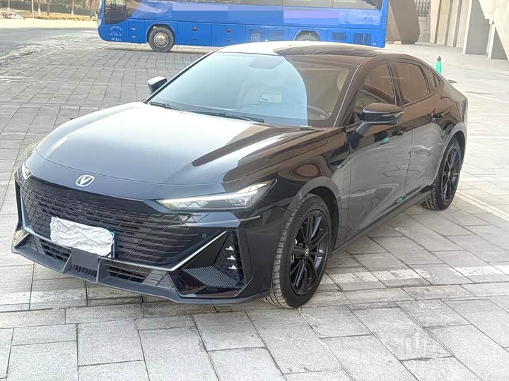 Фото 1 - Changan UNI-V