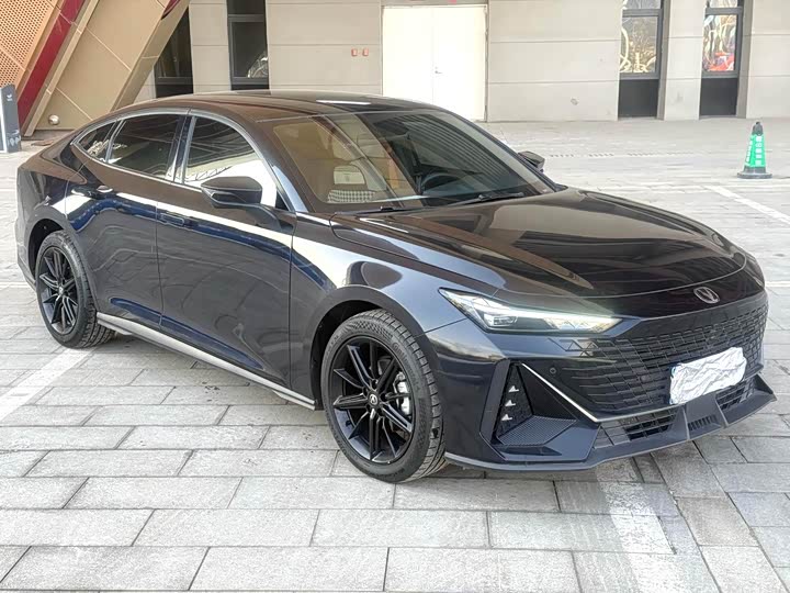 Фото 3 - Changan UNI-V