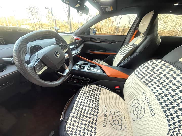 Фото 6 - Changan UNI-V