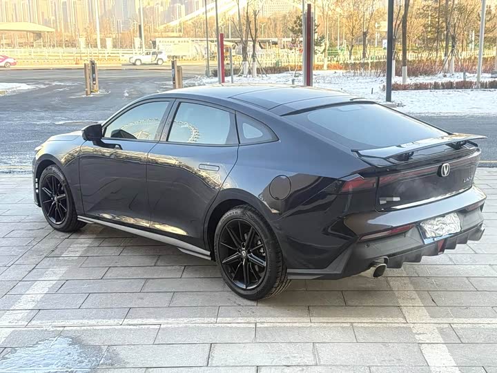 Фото 9 - Changan UNI-V