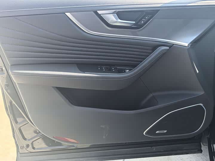 Фото 6 - Hongqi HS5