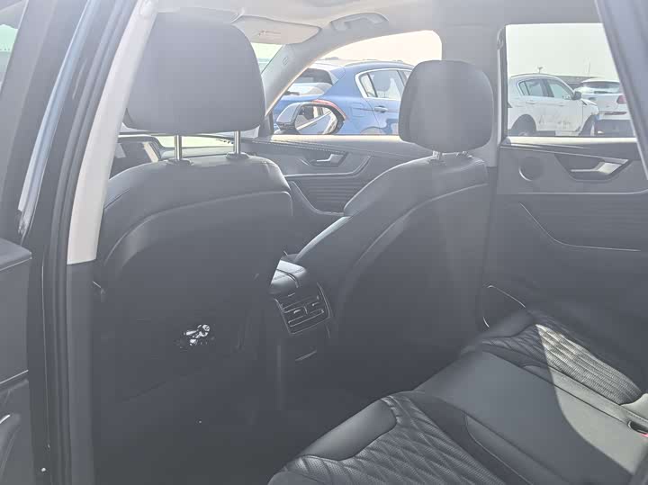 Фото 8 - Hongqi HS5