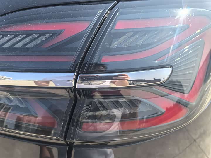 Фото 9 - Hongqi HS5