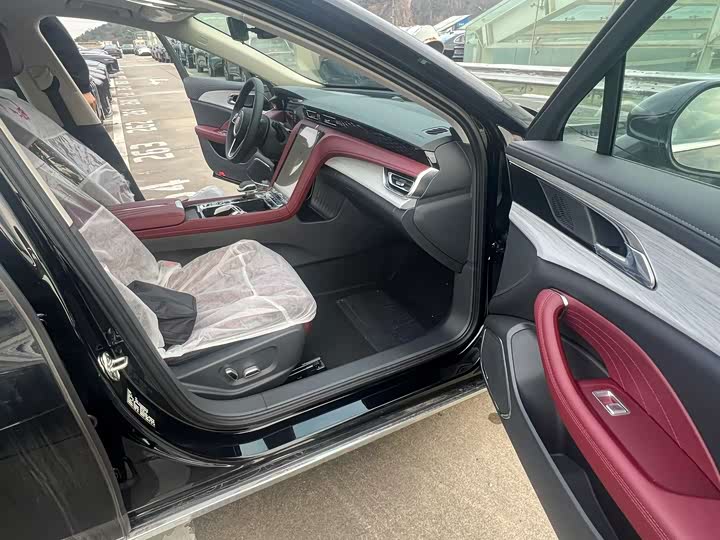 Фото 4 - Hongqi H5