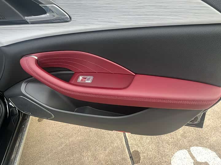 Фото 5 - Hongqi H5