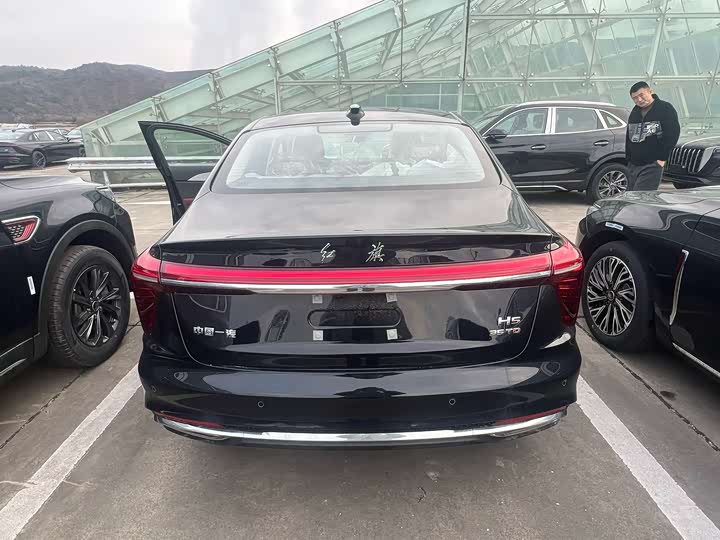 Фото 8 - Hongqi H5