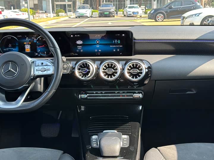 Фото 8 - Mercedes-Benz A-Class