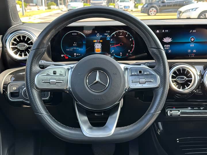 Фото 9 - Mercedes-Benz A-Class