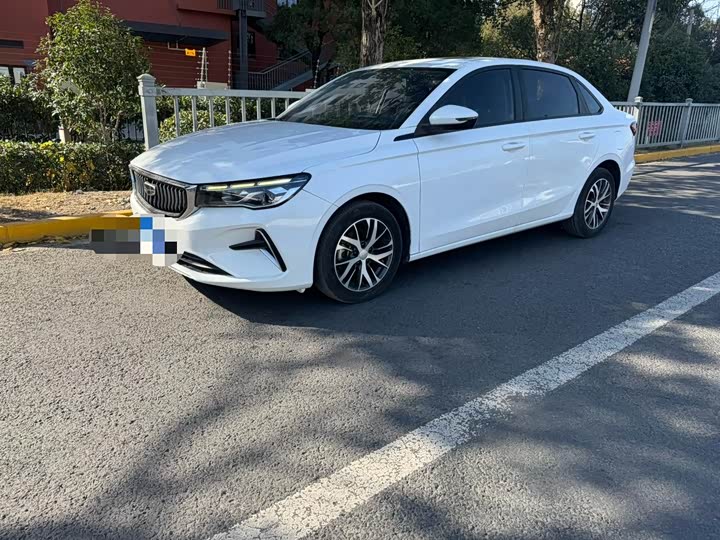 Фото 4 - Geely Emgrand