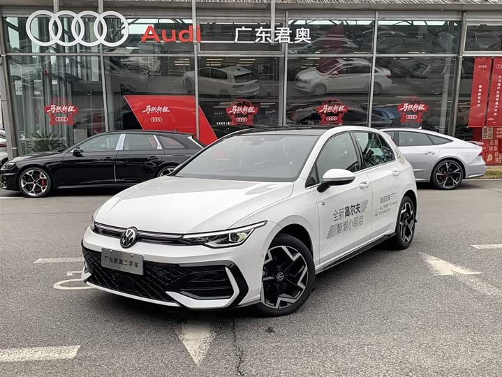 Фото 1 - Volkswagen Golf