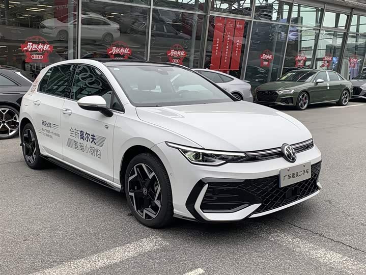 Фото 3 - Volkswagen Golf