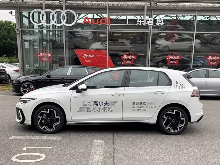 Фото 4 - Volkswagen Golf