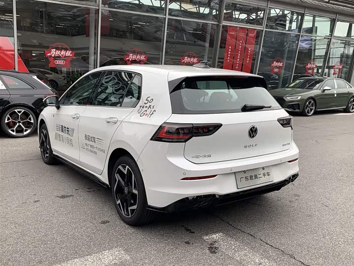 Фото 5 - Volkswagen Golf