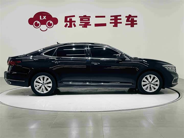 Фото 7 - Volkswagen Passat