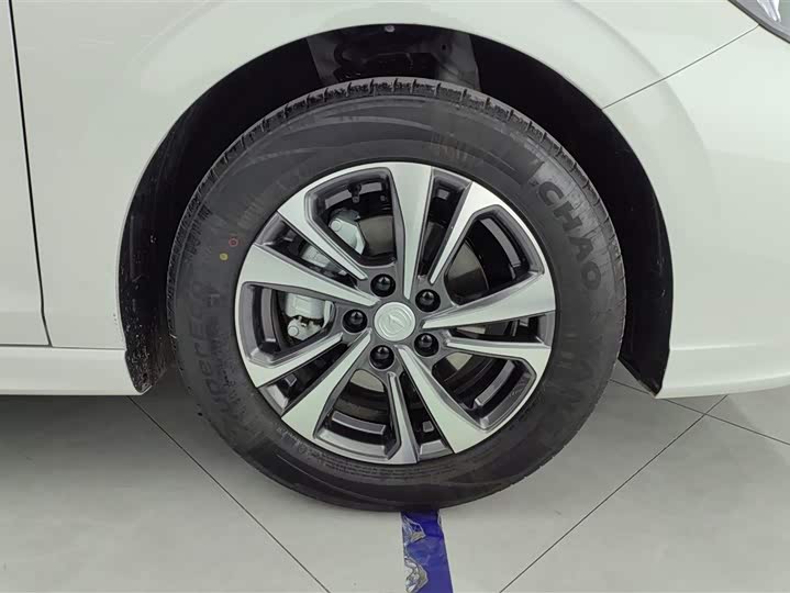 Фото 6 - Changan Eado Plus