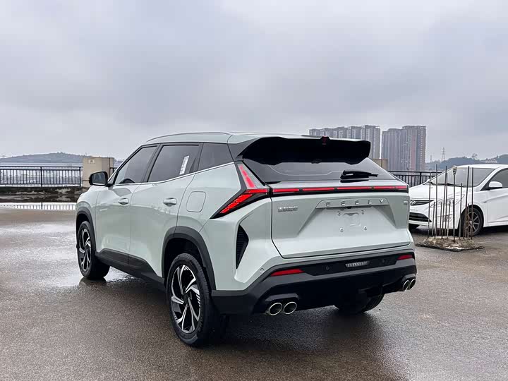 Фото 7 - Geely Atlas