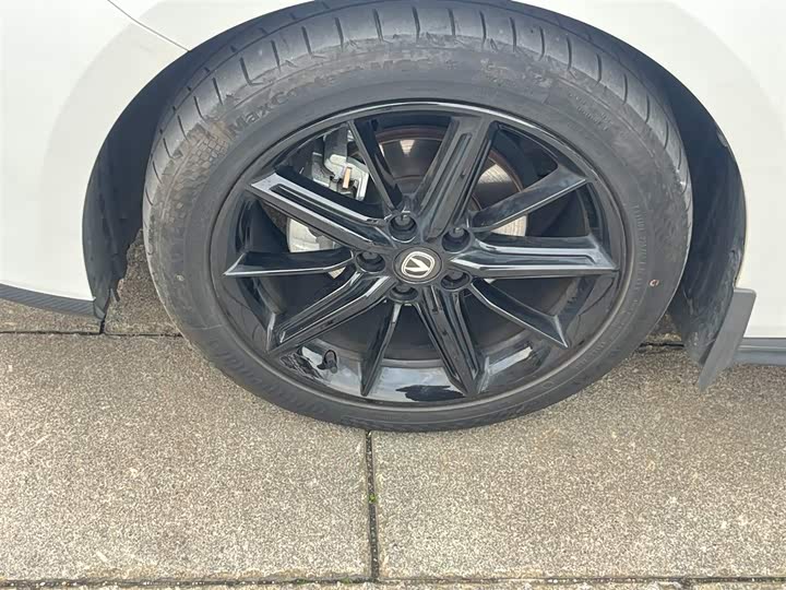 Фото 9 - Changan UNI-V