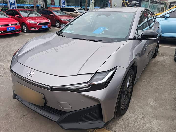 Фото 1 - Toyota bZ3