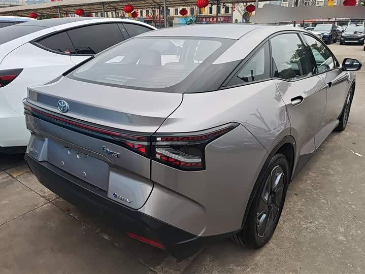 Фото 3 - Toyota bZ3