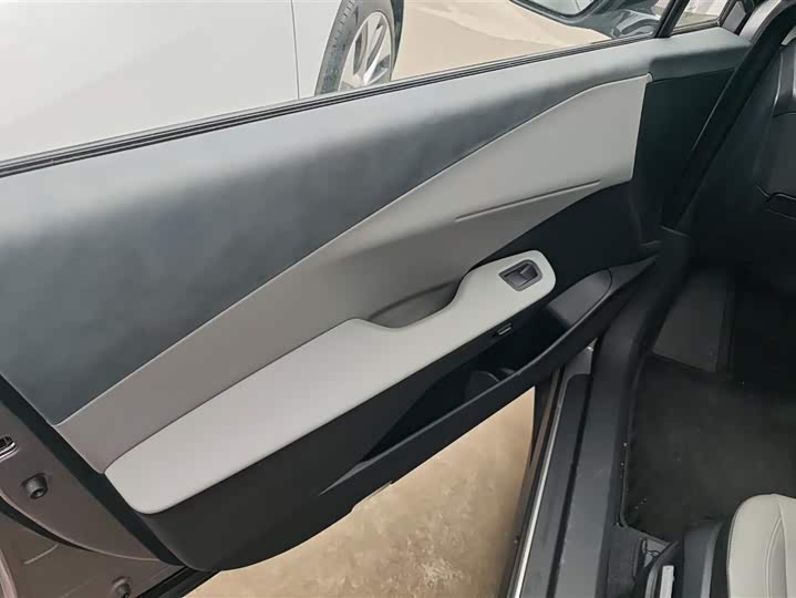 Фото 7 - Toyota bZ3