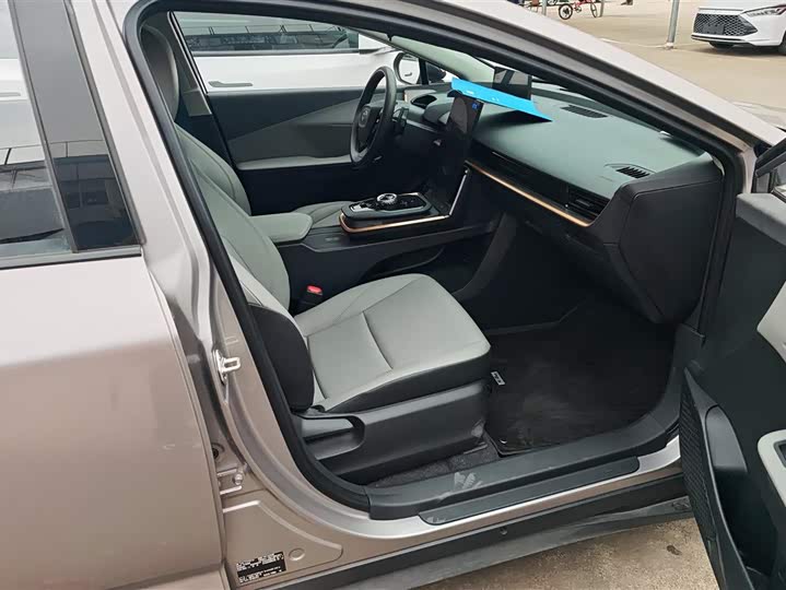 Фото 8 - Toyota bZ3