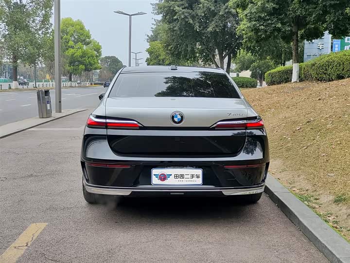 Фото 5 - BMW 7 Series