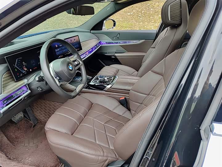 Фото 7 - BMW 7 Series