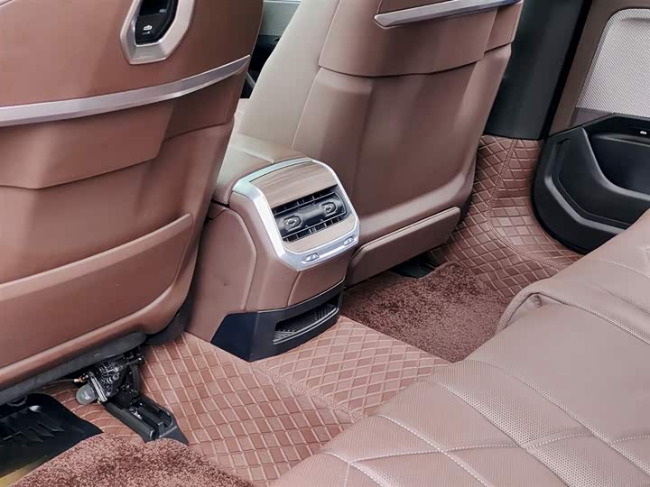 Фото 9 - BMW 7 Series