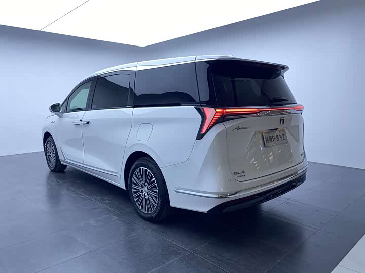 Photo 4 - Buick GL8 Hybrid