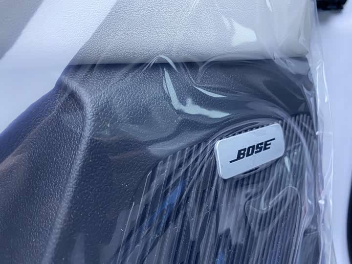 Photo 9 - Buick GL8 Hybrid