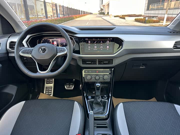 Фото 8 - Volkswagen Tacqua