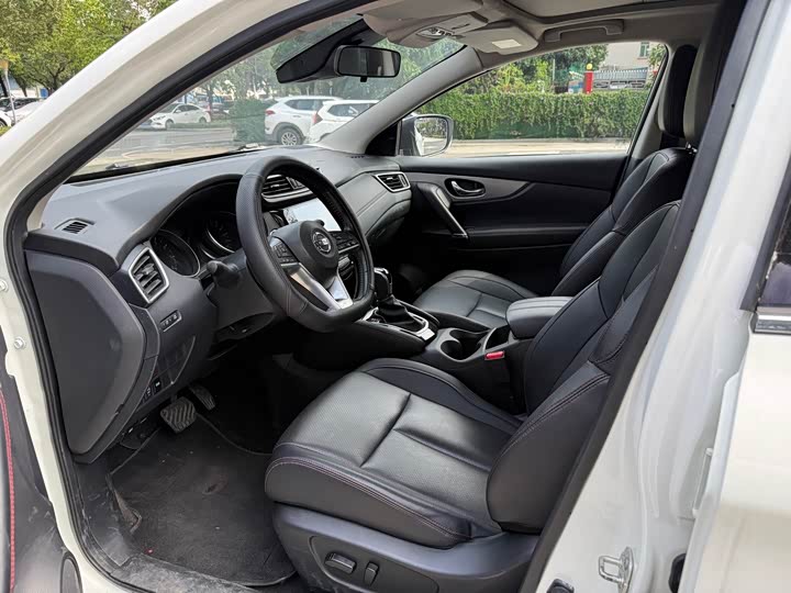 Photo 4 - Nissan Qashqai