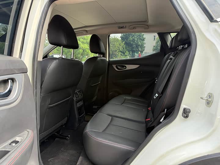 Photo 5 - Nissan Qashqai