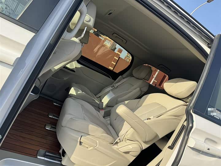 Фото 3 - Buick GL8 ES